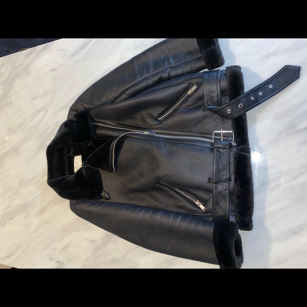 ZARA JACKET SIZE XS